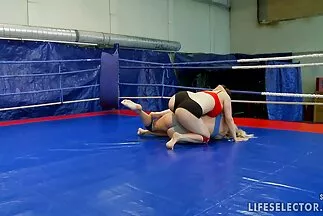 Egy gyönyörű anya es fia szex zatkának egy lány és az anyja is szerető.
