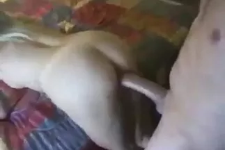 A forró kedélyű porno anya barna nem tűri, hogy megvárják, különösen szex előtt.