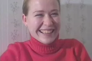 Anya apa és lánya egy nudista strandon pihennek. anya fiával szexel