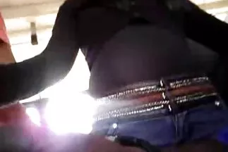 Egy aranyos albérlő porno anya és fia óvszerrel megbaszt egy érett háziasszonyt.